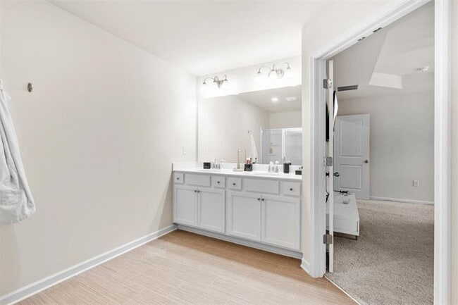 Building Photo - 1144 Westhampton Wy