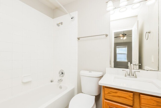 Building Photo - 11747 Elizabeth Ct