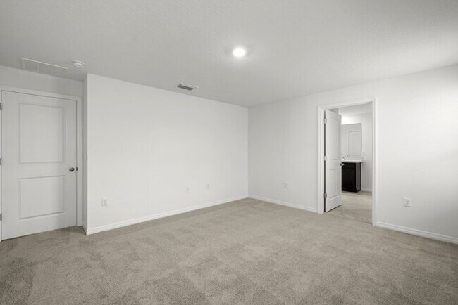 Building Photo - LIKE NEW Home for Rent in Ridgewood!