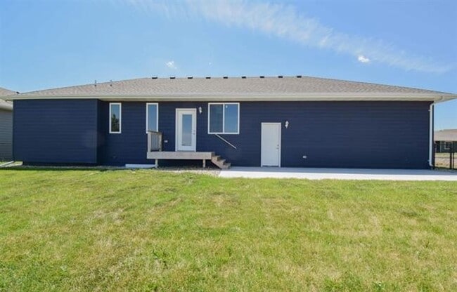 Building Photo - Spacious 4-Bedroom Ranch Home with Finished Basement & Oversized Garage!