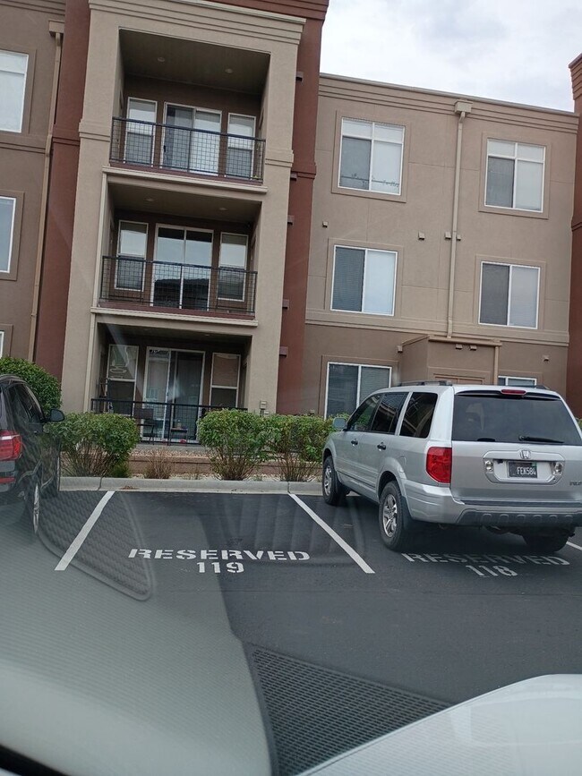 Building Photo - 14301 E Tennessee Ave