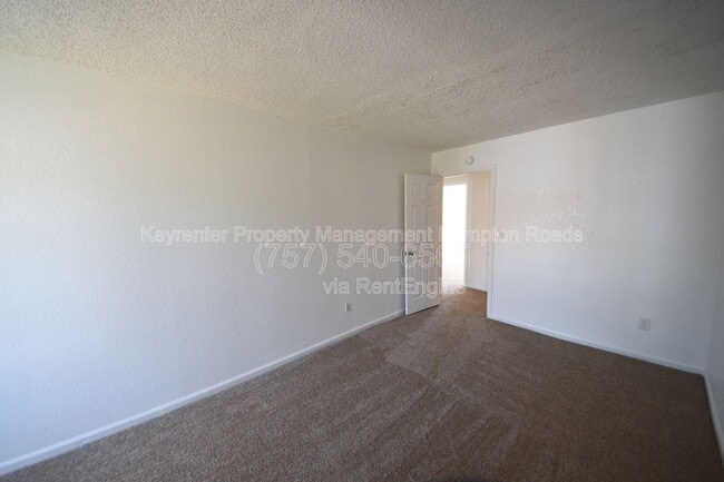 Building Photo - 701 Nottaway Dr