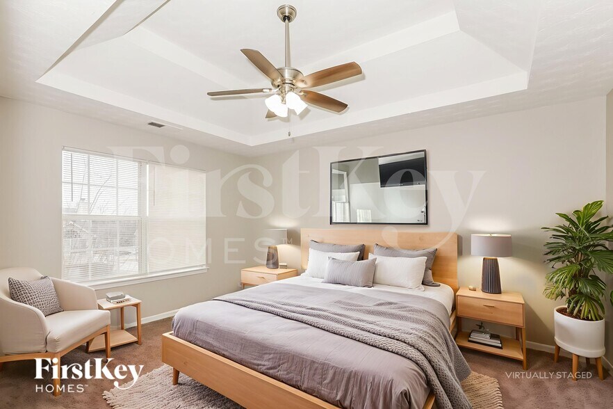 Building Photo - 2631 S Hills