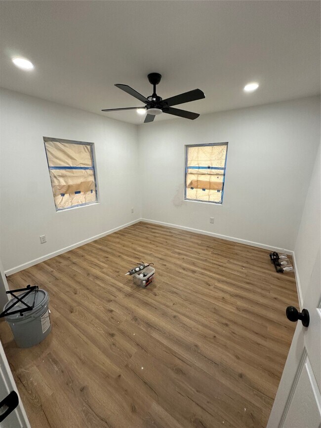 Building Photo - 32 Farrell St