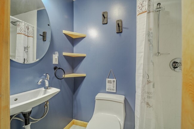 Building Photo - Scenic Lakeview Rental located on Boatman'...