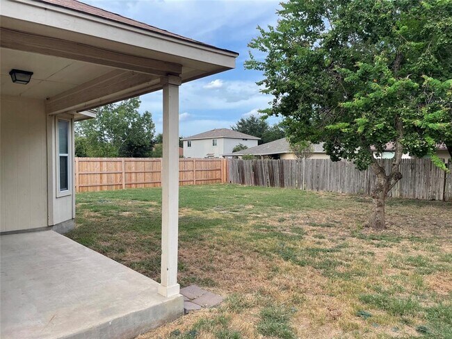 Building Photo - 602 Losoya Ct