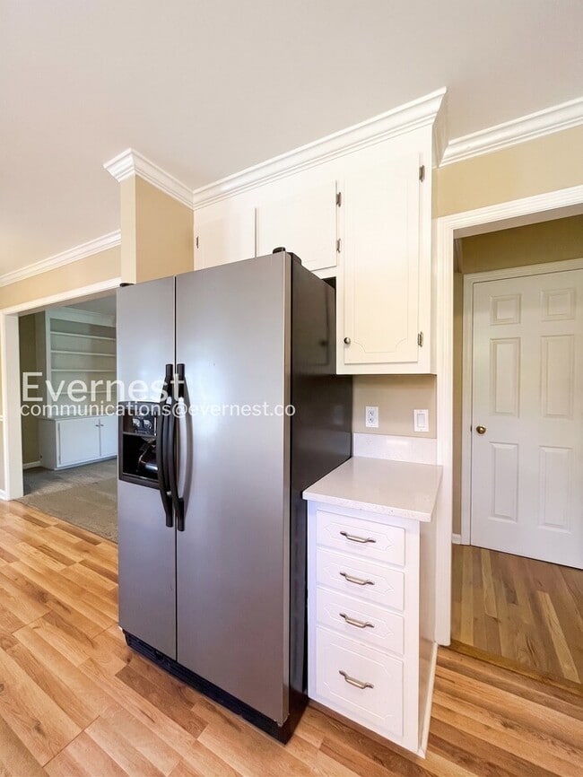 Building Photo - 1203 Countryside Dr
