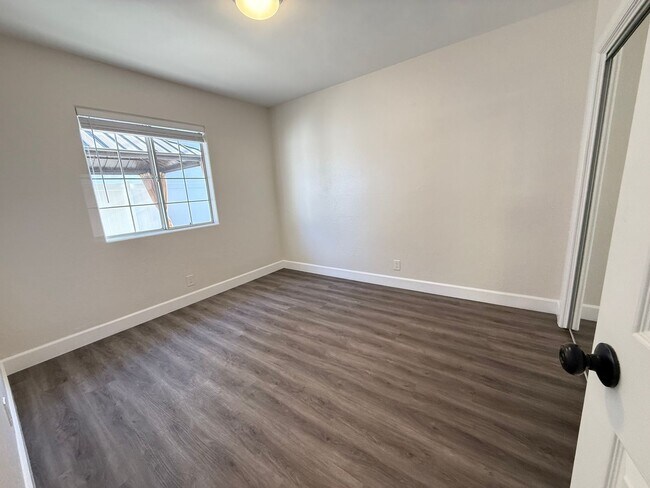 Building Photo - Secluded 3/2 in the heart of Sylmar