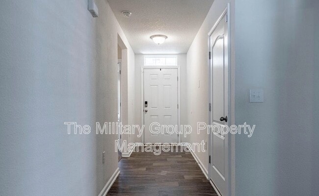 Building Photo - 6914 Sandle Dr