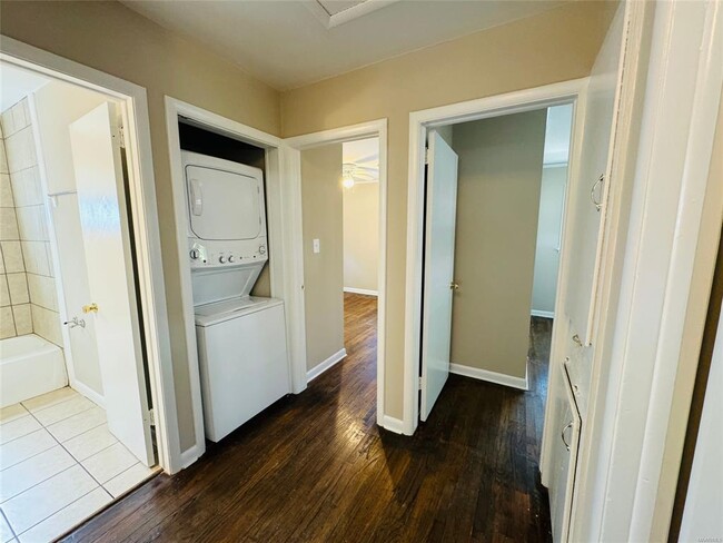Building Photo - 3208 Durham Dr