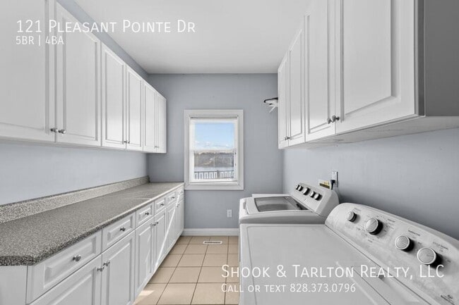 Building Photo - 121 Pleasant Point Dr