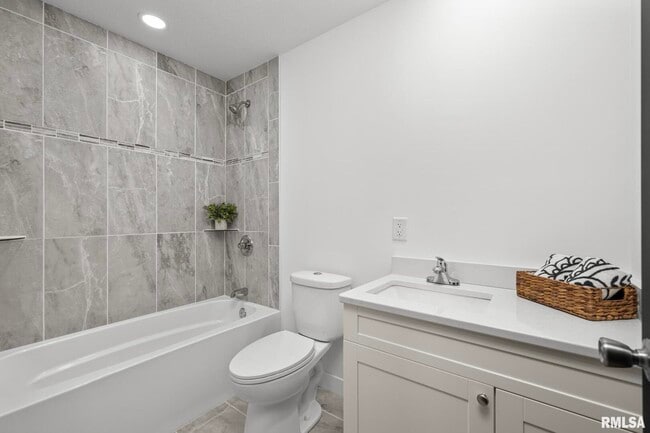 Building Photo - 813 WILLIAMS Way