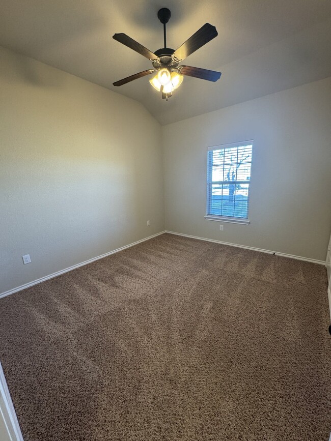 Building Photo - Wonderful 3 bedroom 2 bath in Lakewood Sub...