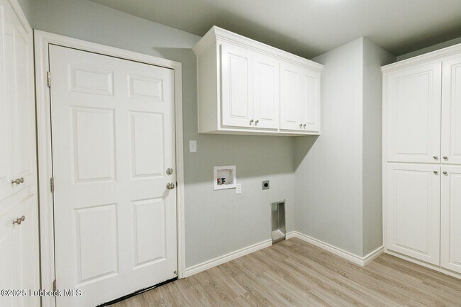 Building Photo - 7913 C R 5850