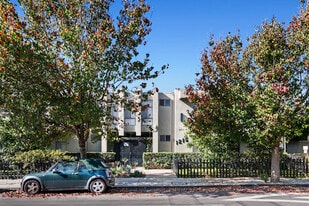 Building Photo - 1215 N McCadden Pl