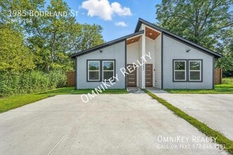 Building Photo - 1985 Bourland St