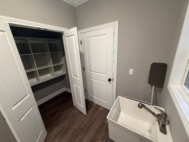 Building Photo - 955 Oakwood Estates Dr