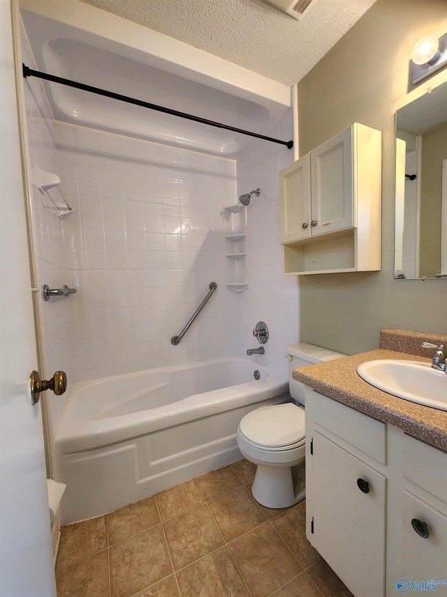 Building Photo - 6107 Trailwood Dr
