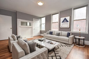 Building Photo - 375 1/2 Main St