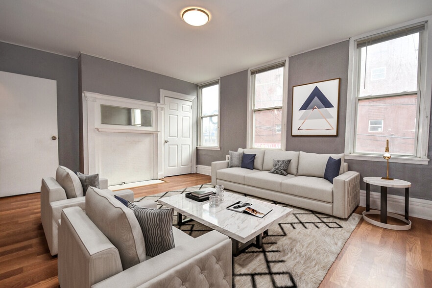 Building Photo - 375 1/2 Main St