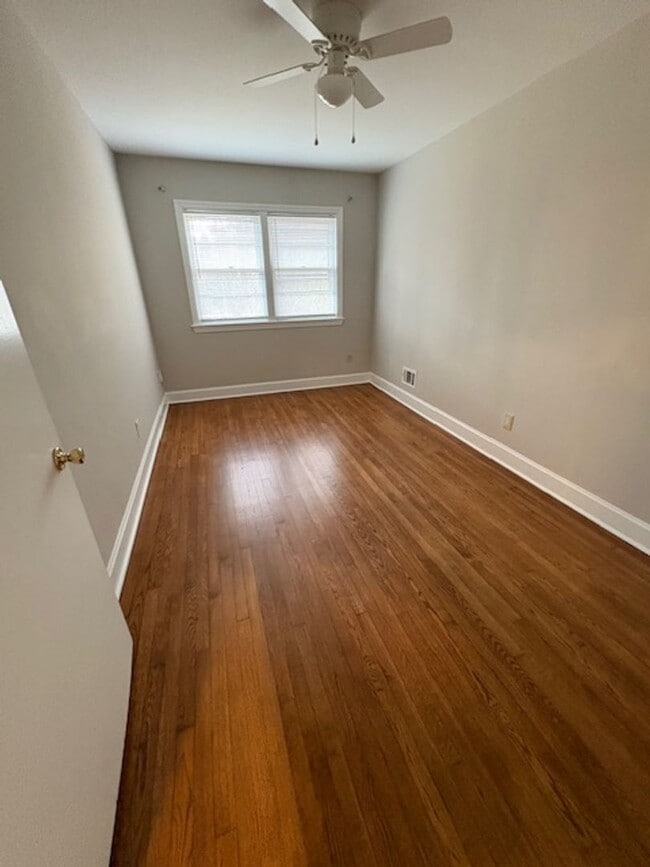 Building Photo - 403A Smith