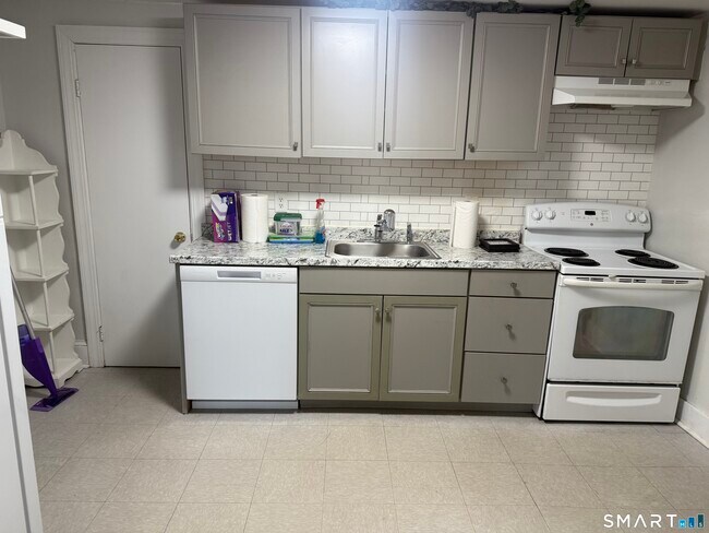 Building Photo - 57 New St