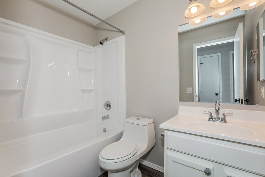 Building Photo - 1101 E Desert Rose Trail