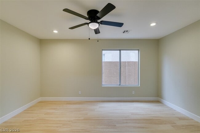 Building Photo - 821 Long Branch Dr