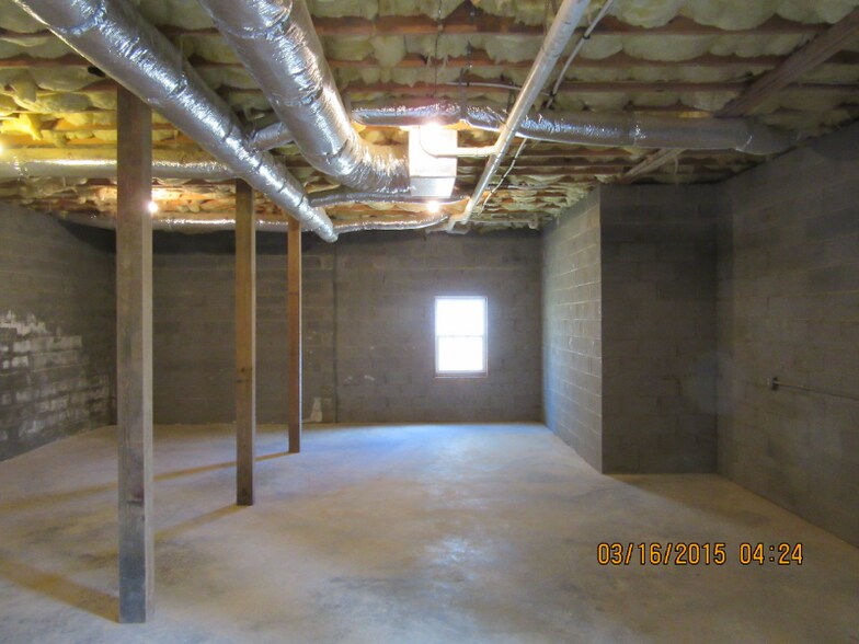 Building Photo - 1820 Lower Ridgewood Blvd
