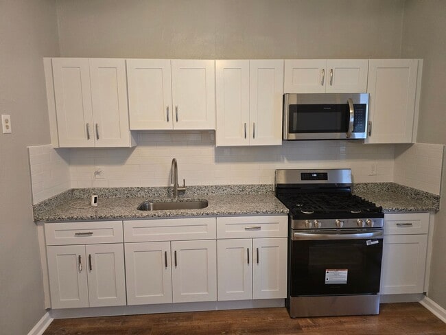 Building Photo - 2435 N 25th St