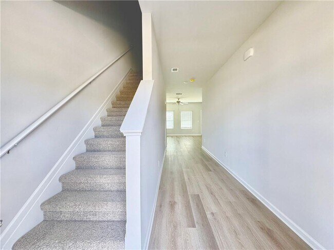Building Photo - 11071 Suria Dr
