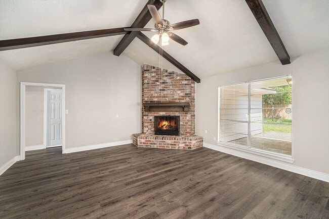 Building Photo - 4 bedroom, 2 bath - One story rental in Kingwood