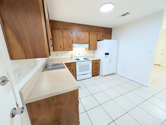 Building Photo - 5086 Yacht Harbor Cir