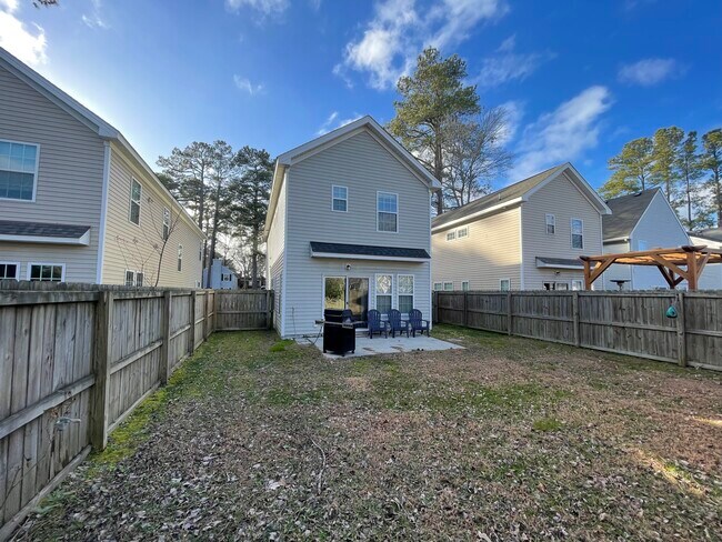 Building Photo - 130 S Palm Ave