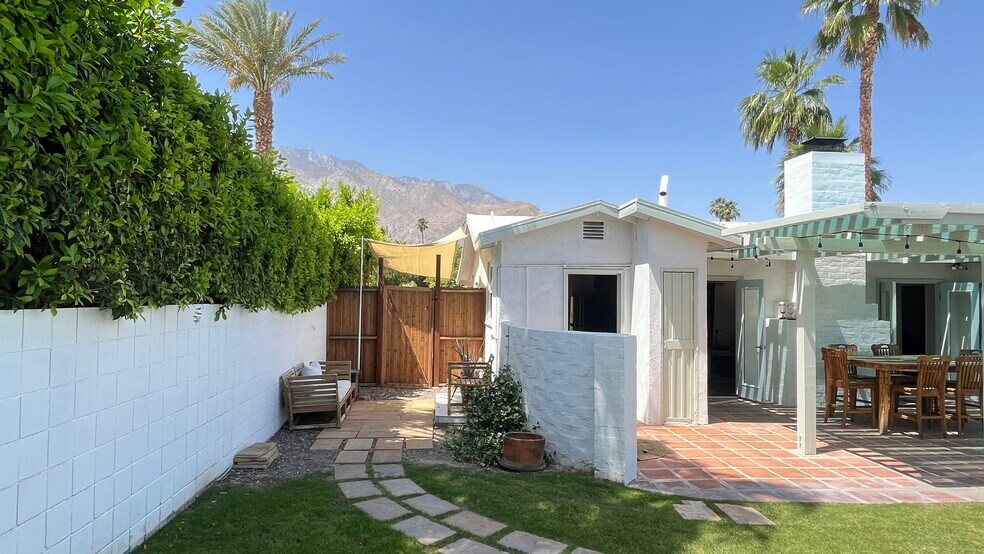 Building Photo - 630 N Hermosa Dr