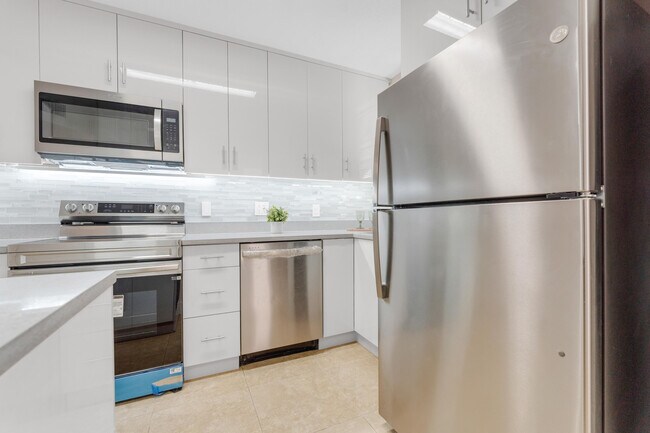 Building Photo - 1256 S Military Trail