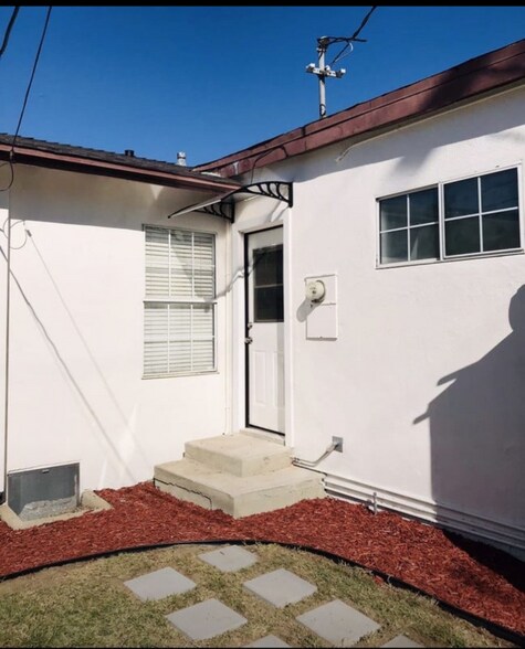 Building Photo - 12345 Flomar Dr