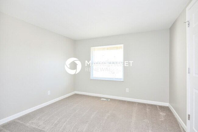 Building Photo - 4 Bedroom Pet-Friendly Home in Ballwin, MO...