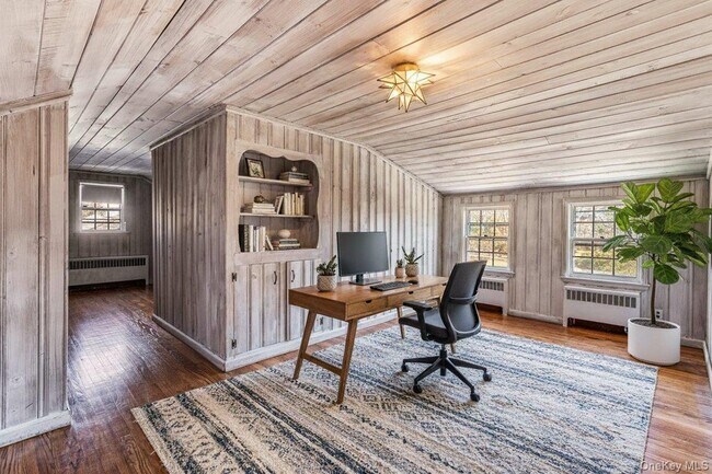 Building Photo - 110 Hegemans Ln