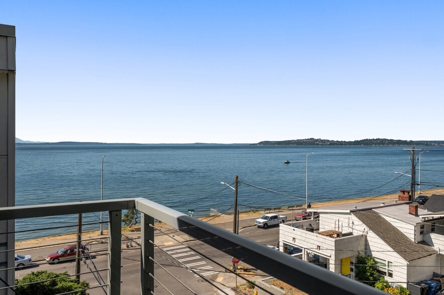 Building Photo - 2200 Alki Ave SW