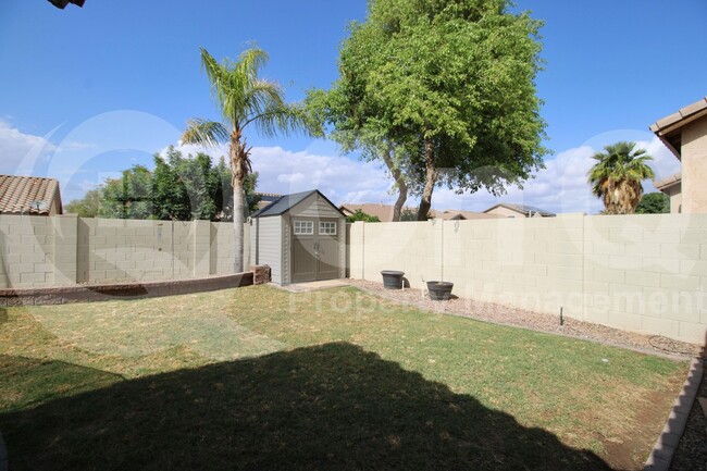 Building Photo - 19350 E Carriage Way