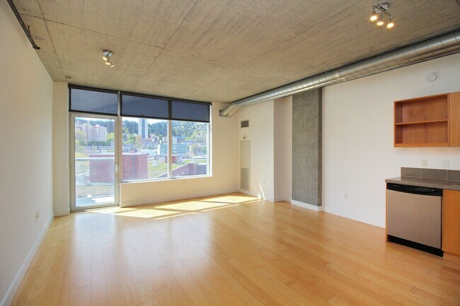 Building Photo - Chic, Urban 1 Bedroom Loft Style Condo at ...
