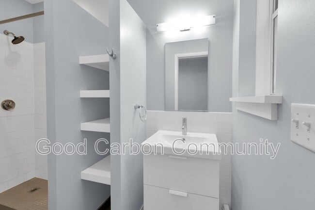 Building Photo - 401 Delaware Ave