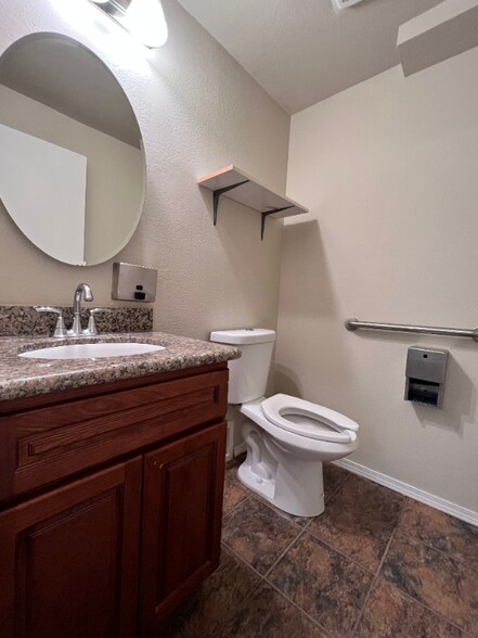 Building Photo - 10522 Lake City Way NE