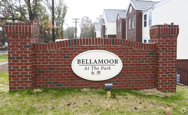 Building Photo - Bellamoore at The Park