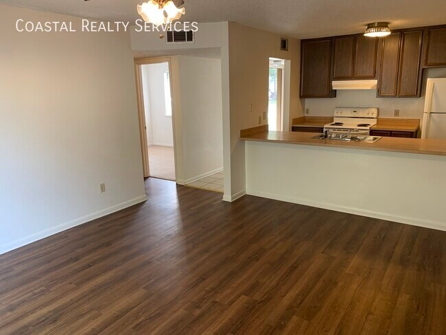 Building Photo - 716 Fairview Dr