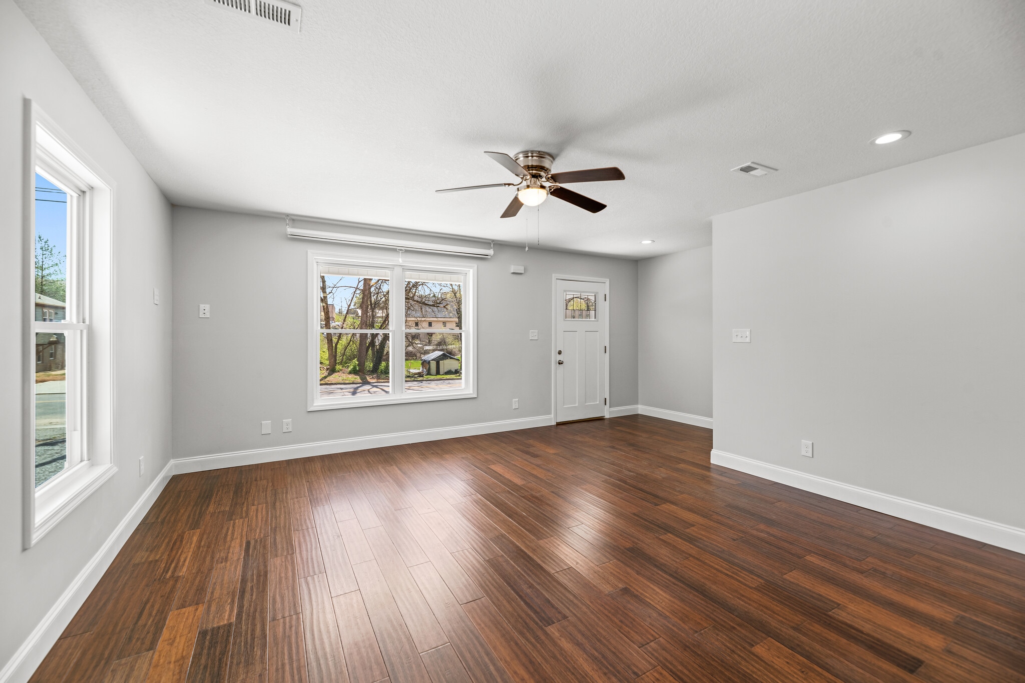 Living Room - 621 Lord Ave