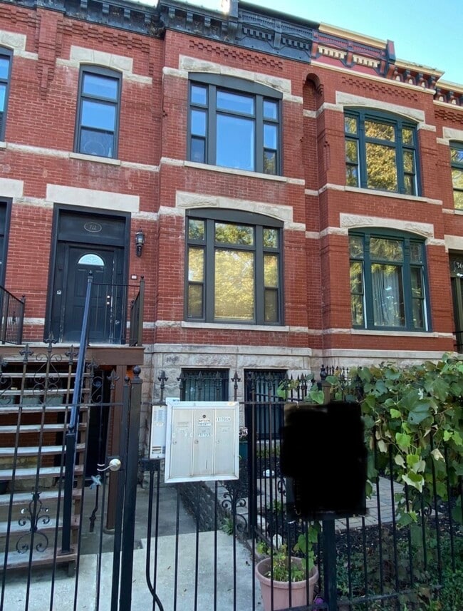 Building Photo - 722 S Oakley Blvd