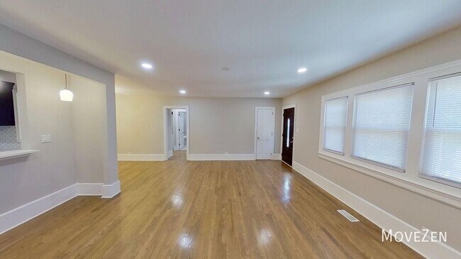 Building Photo - 7 Ratcale Ln