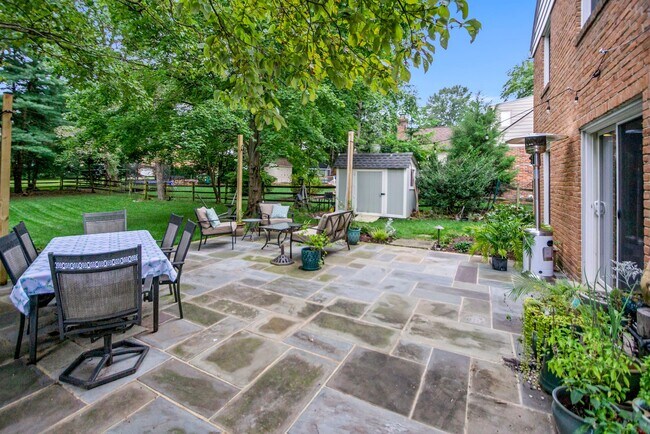 Building Photo - 6902 Tilden Ln